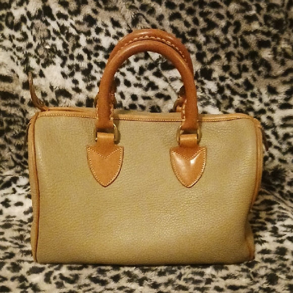 Dooney And BOURKE VINTAGE ELEPHANT GREEN / KHAKI  and Brown Leather Handbag - Picture 3 of 7